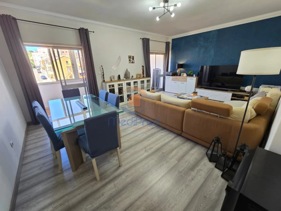 Apartamento T2 para Venda em Odivelas Foto 1