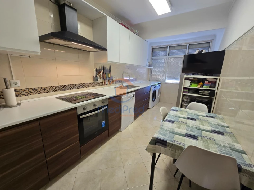 Apartamento T2 para Venda em Odivelas Foto 5