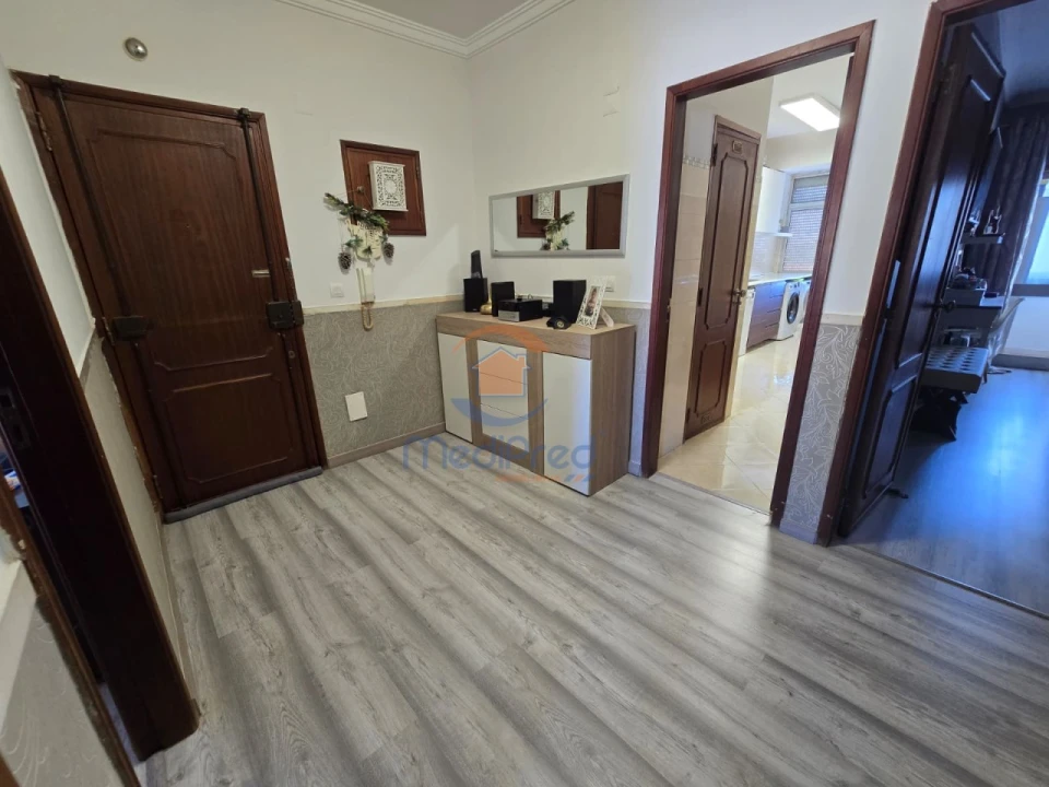 Apartamento T2 para Venda em Odivelas Foto 8