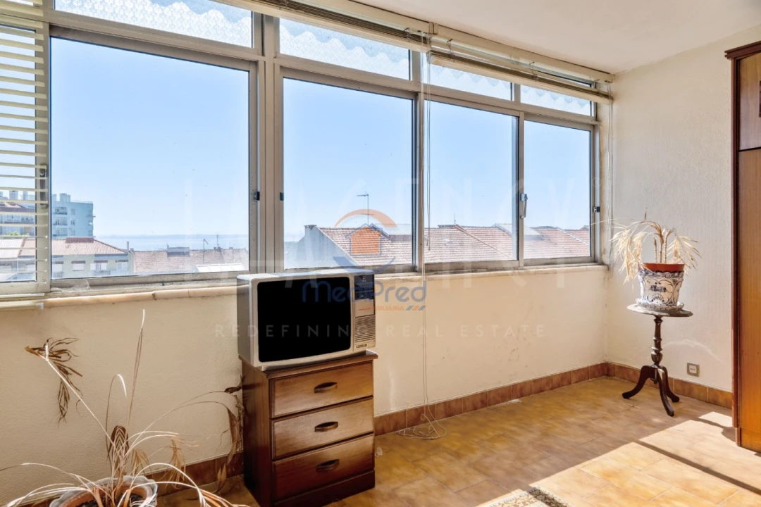 Apartamento T1 para Venda em Almada, Cova da Piedade, Pragal e Cacilhas Foto 3