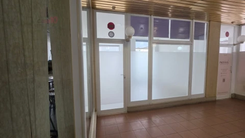 Loja para Venda em Alto do Seixalinho, Santo André e Verderena