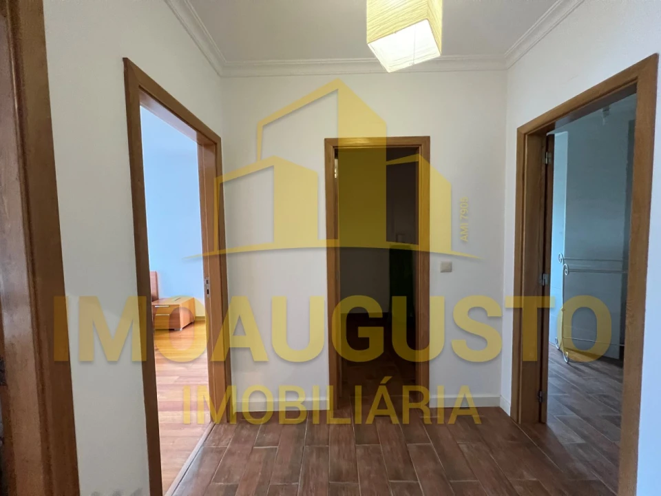 Apartamento T2 para Arrendamento em Guarda Foto 7