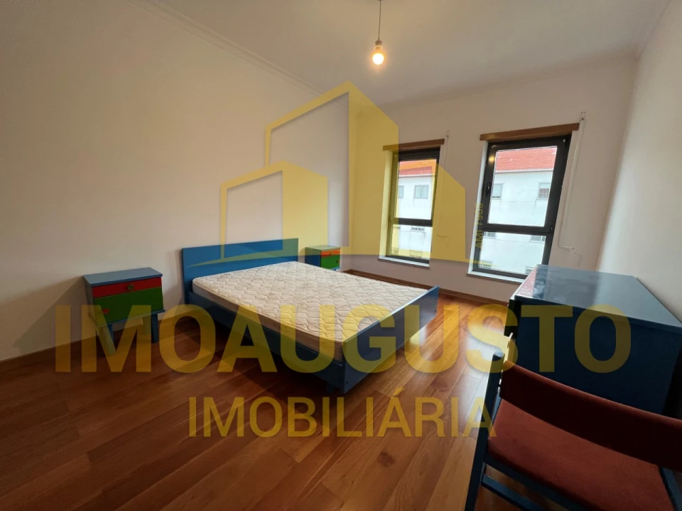 Apartamento T2 para Arrendamento em Guarda Foto 8