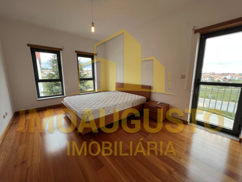 Apartamento T2 para Arrendamento em Guarda Foto 11
