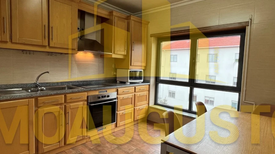 Apartamento T2 para Arrendamento em Guarda