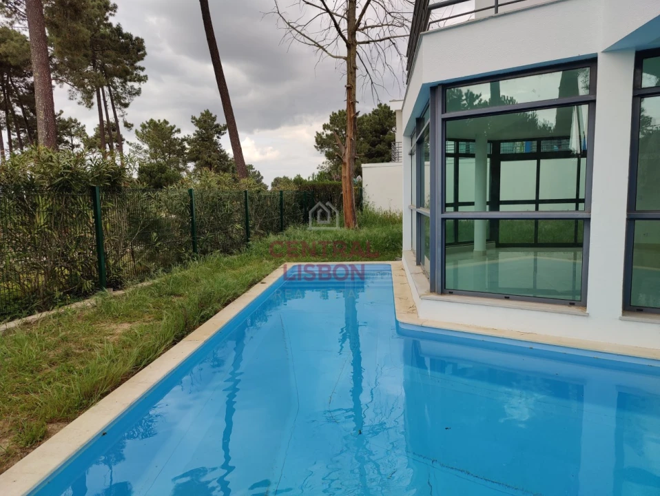 Moradia T5 para Venda em Quinta do Anjo Foto 4