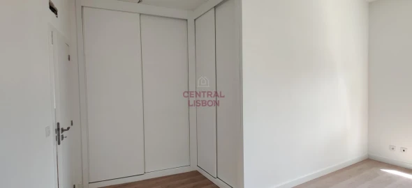 Moradia T5 para Venda em Quinta do Anjo