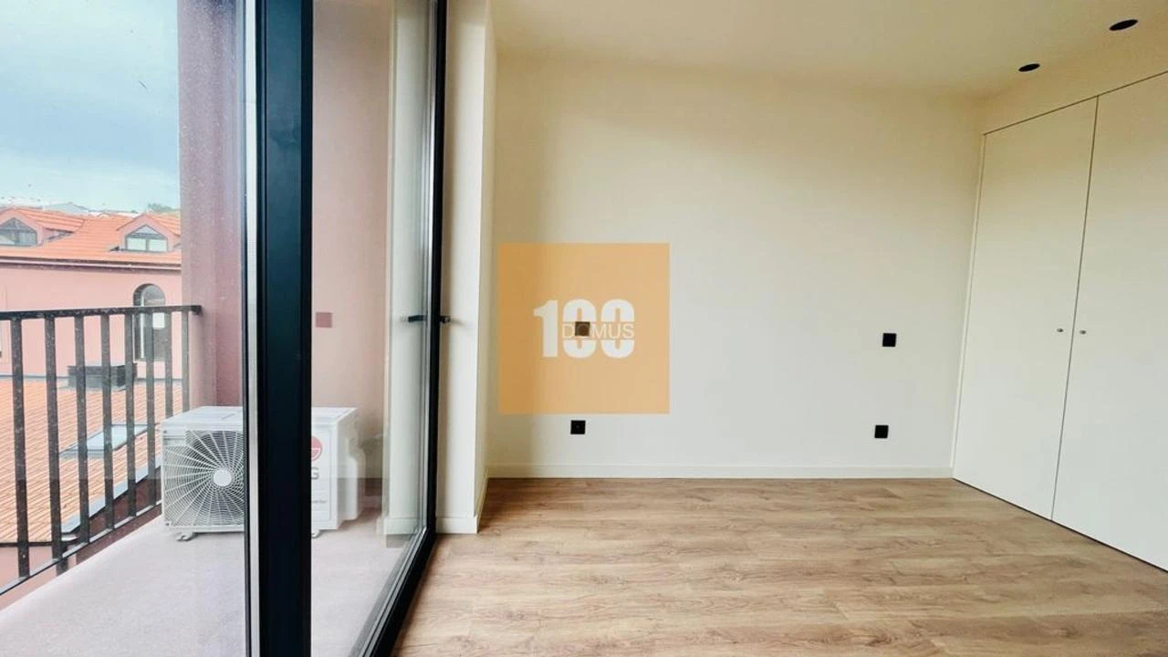 Apartamento T1 para Arrendamento em Bonfim Foto 3