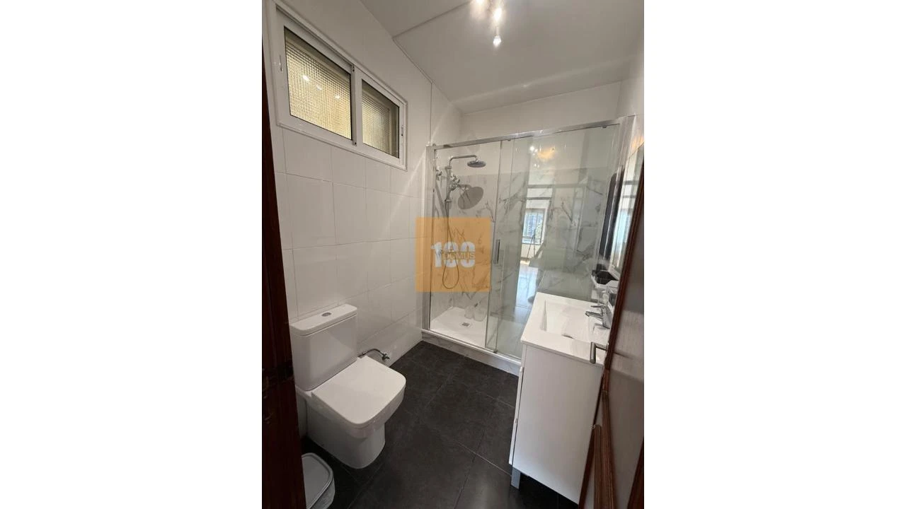 Apartamento T2 para Arrendamento em Cedofeita, Santo Ildefonso, Sé, Miragaia, São Nicolau e Vitória Foto 20