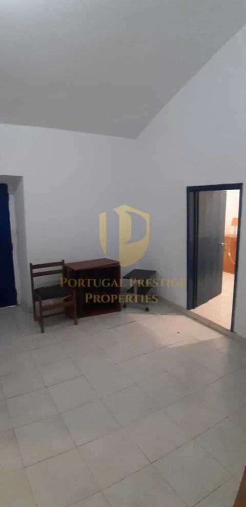 Moradia T2 para Venda em Santa Catarina da Fonte do Bispo