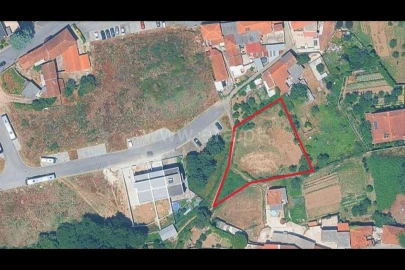 Terreno para Venda em Vilar de Andorinho