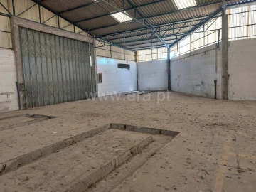 Armazém para Venda em Fiães