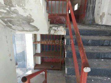 Armazém para Venda em Fiães
