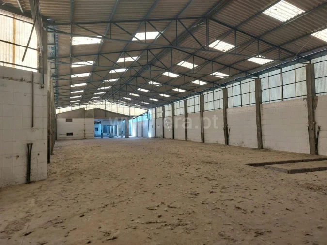 Armazém para Venda em Fiães Foto 3