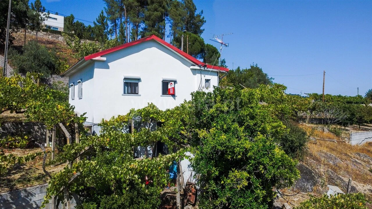 Quinta T2 para Venda em Santa Cruz do Douro e São Tomé de Covelas Foto 1