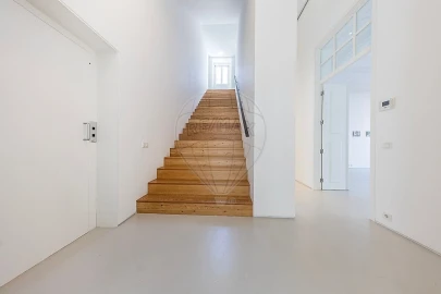 Moradia T5 para Venda em Santa Maria Maior