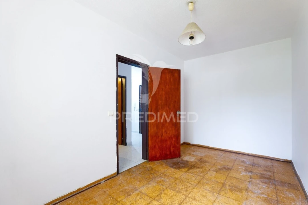 Apartamento T2 para Venda em Corroios Foto 12