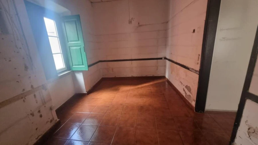 Prédio para Venda em Alcoentre Foto 12