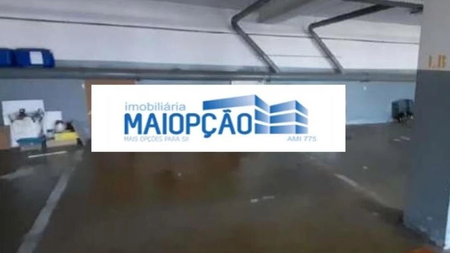Garagem para Venda em Pedroso e Seixezelo