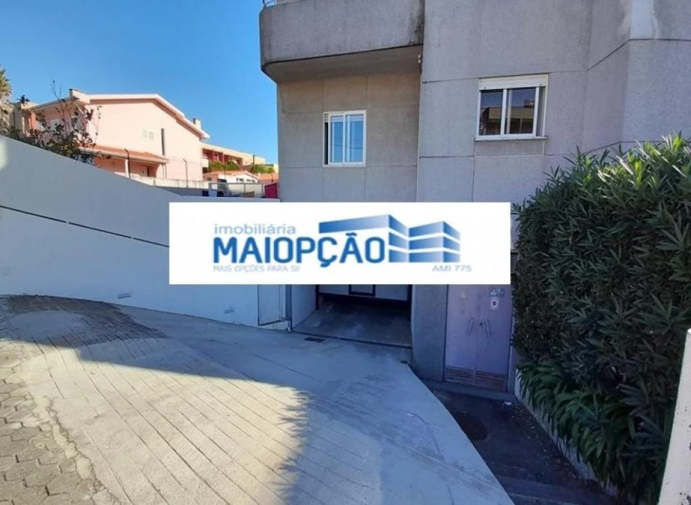 Garagem para Venda em Madalena Foto 2