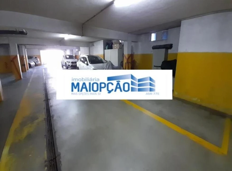 Garagem para Venda em Madalena Foto 4