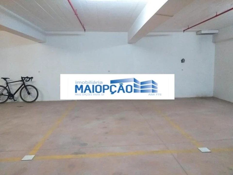 Garagem para Venda em Arroios Foto 4