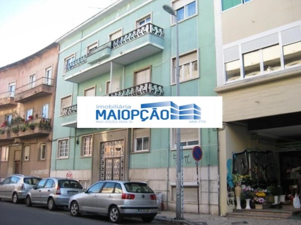Apartamento T3 para Venda em Algés, Linda-A-Velha e Cruz Quebrada-Dafundo Foto 2