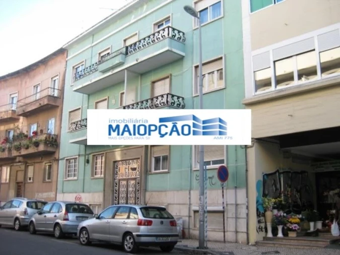 Apartamento T3 para Venda em Algés, Linda-A-Velha e Cruz Quebrada-Dafundo Foto 2