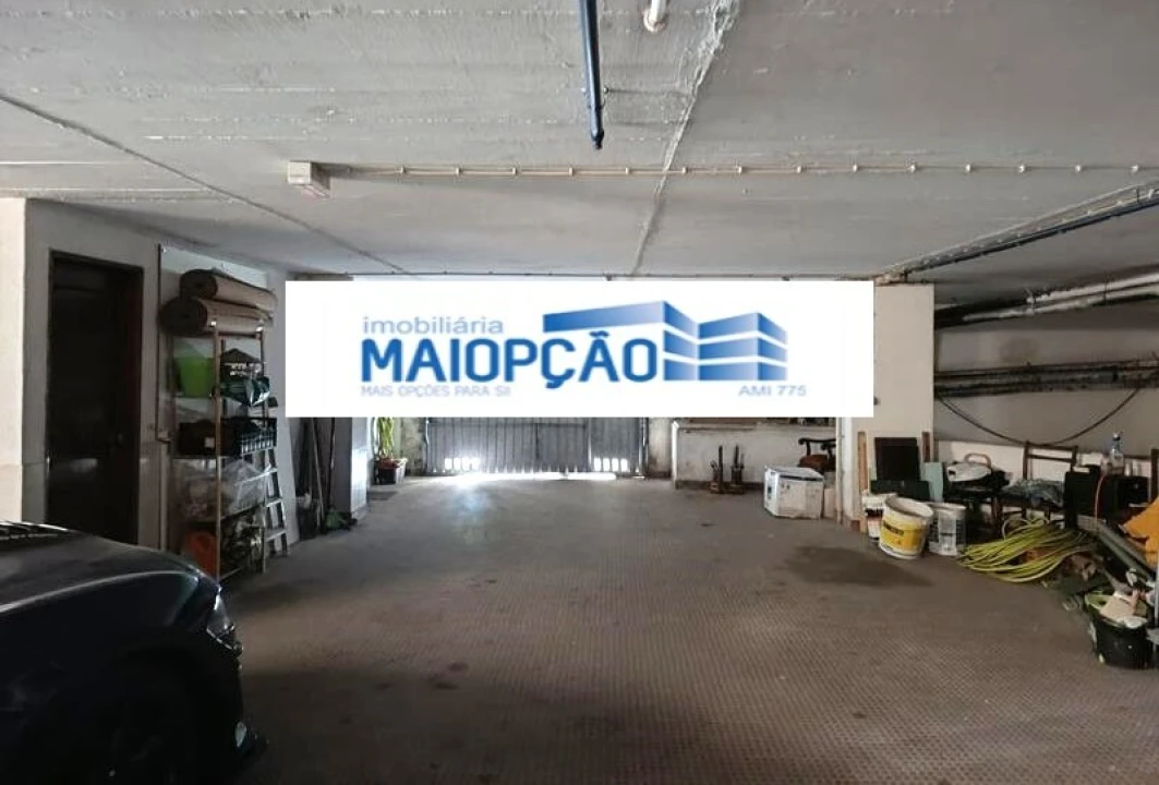 Garagem para Venda em Algueirão-Mem Martins Foto 3