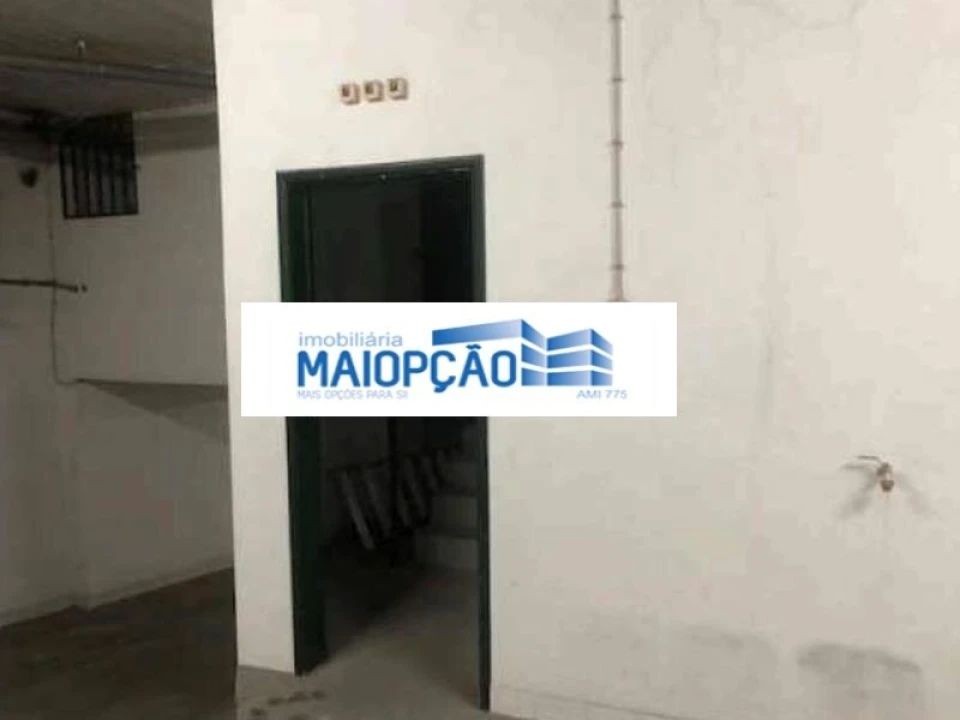 Armazém para Venda em Arroios Foto 1