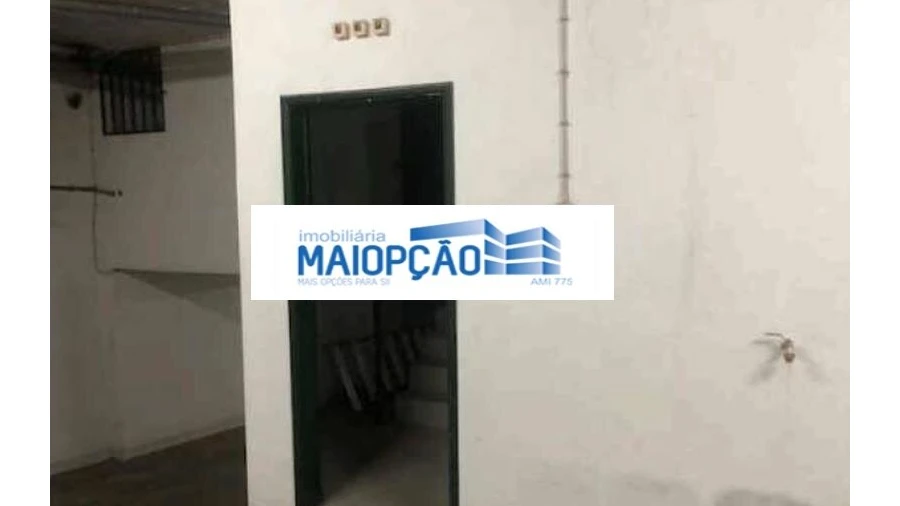 Armazém para Venda em Arroios