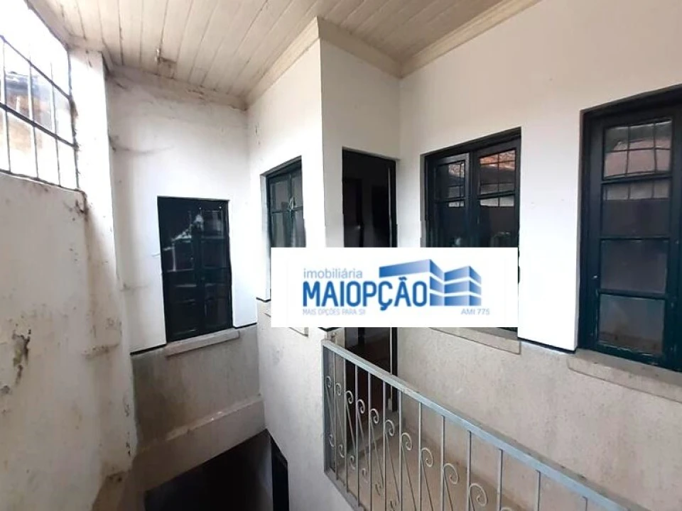 Moradia T3 para Venda em Arcozelos Foto 3