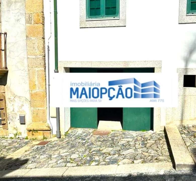 Garagem para Venda em Sé, Santa Maria e Meixedo Foto 1