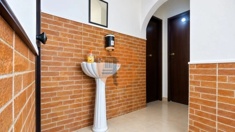 Loja para Venda em Olhão