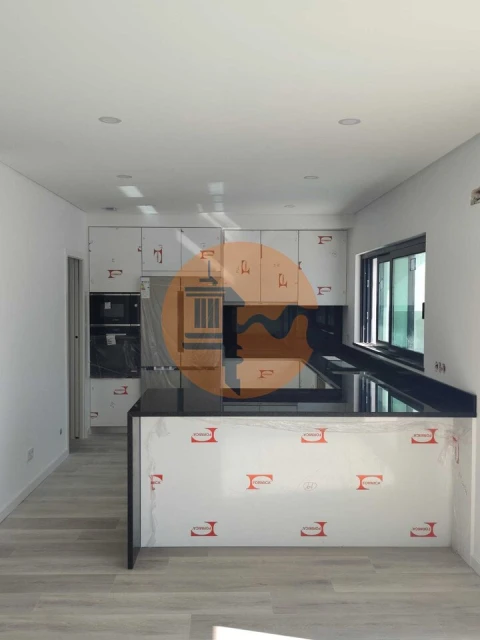 Moradia T3 para Venda em Montenegro