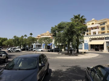 Loja para Venda em Albufeira e Olhos de Água