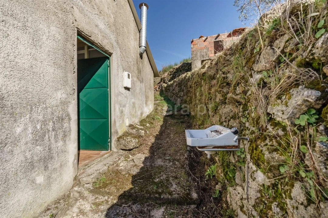Quinta T2 para Venda em Teixoso e Sarzedo Foto 14