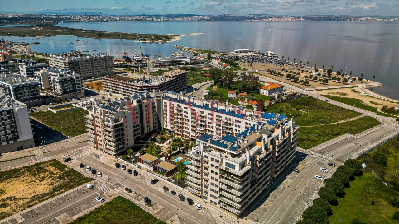 Apartamento T2 para Arrendamento em Seixal, Arrentela e Aldeia de Paio Pires Foto 3