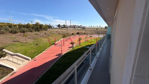 Apartamento T2 para Arrendamento em Oeiras e São Julião da Barra, Paço de Arcos e Caxias