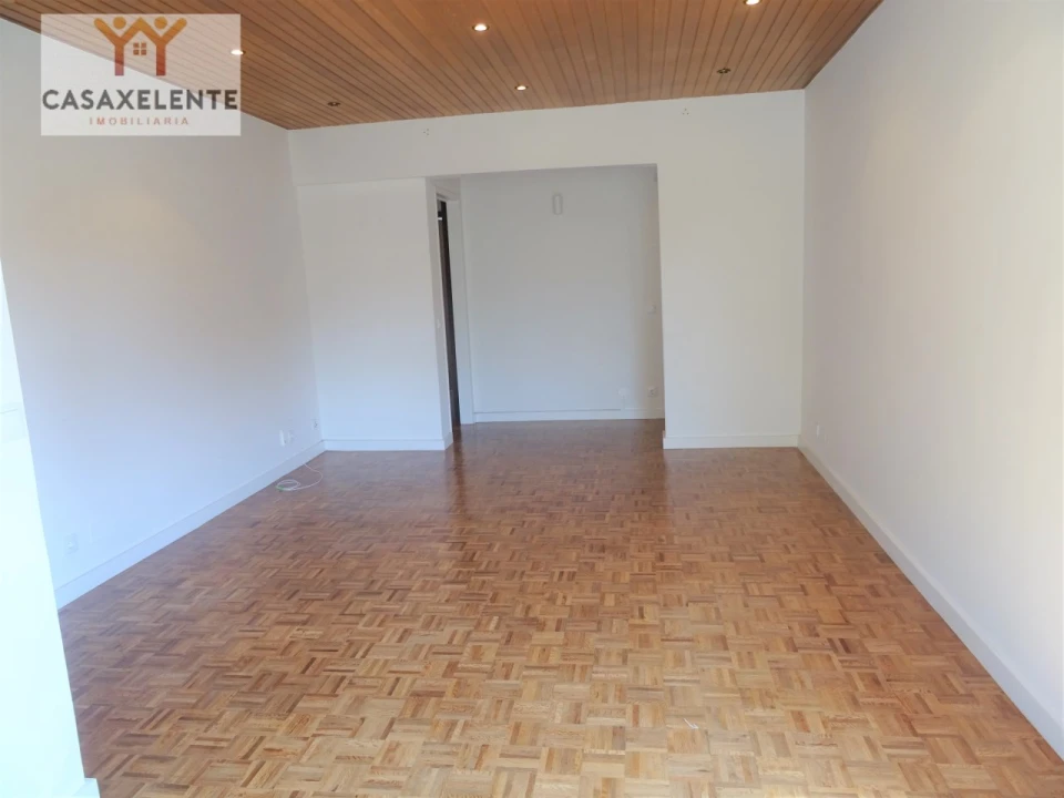 Apartamento T3 para Arrendamento em Carcavelos e Parede Foto 3