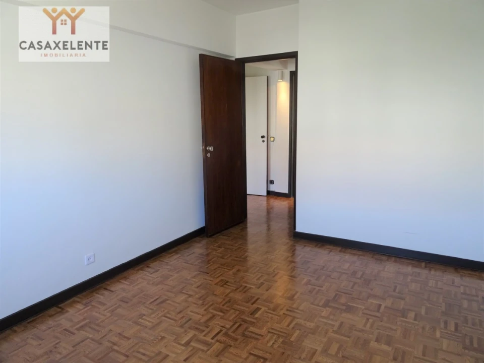 Apartamento T3 para Arrendamento em Carcavelos e Parede Foto 25