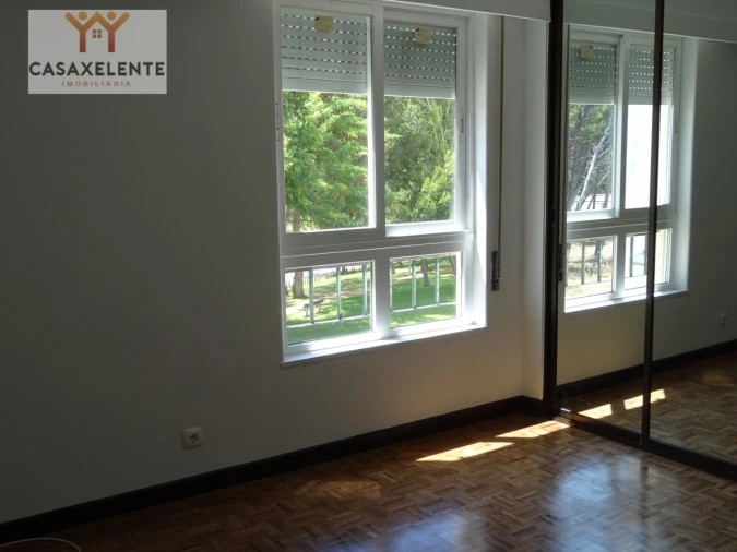 Apartamento T3 para Arrendamento em Carcavelos e Parede Foto 24