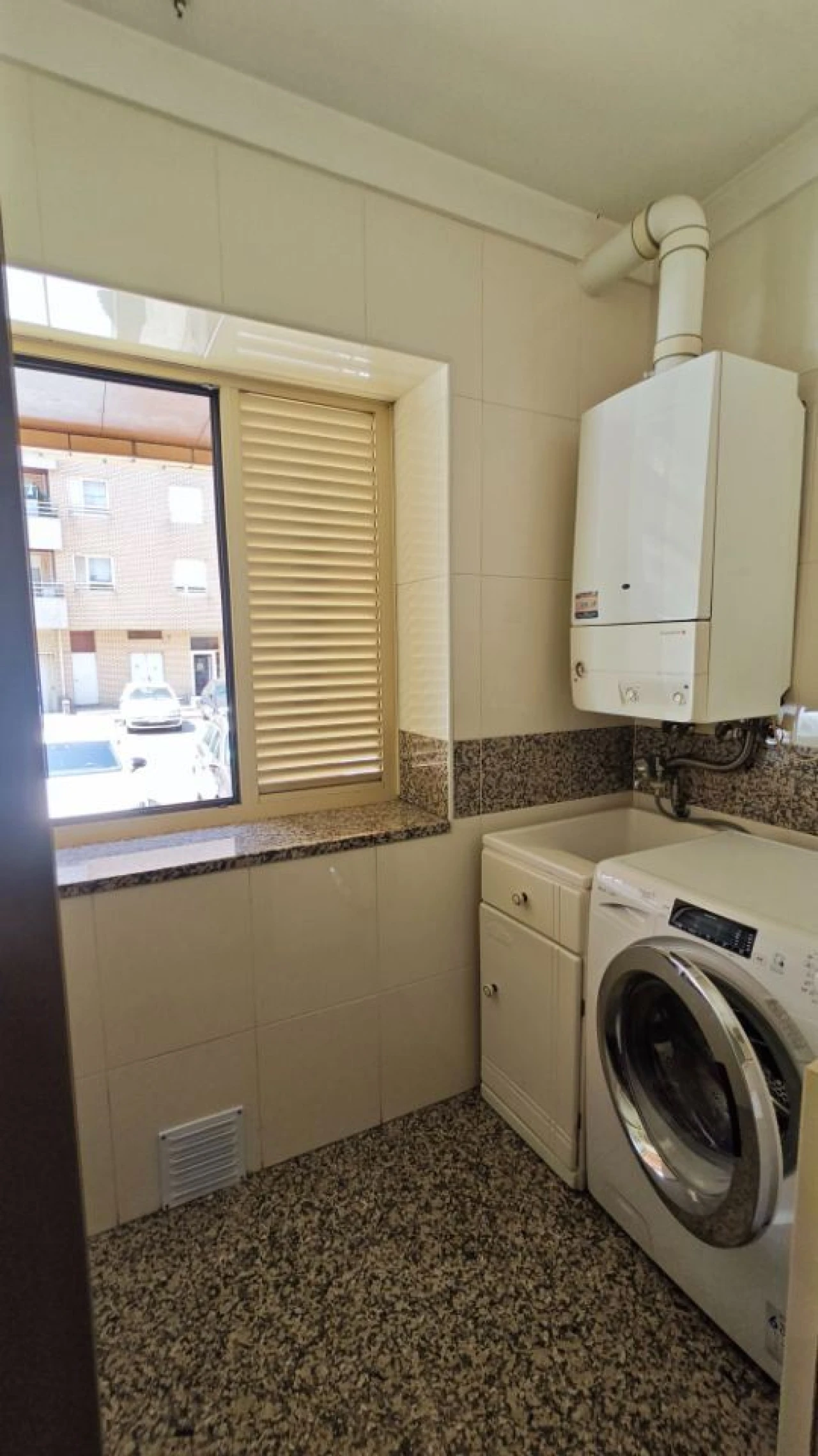 Apartamento T1 para Arrendamento em Santa Marinha e São Pedro da Afurada Foto 3