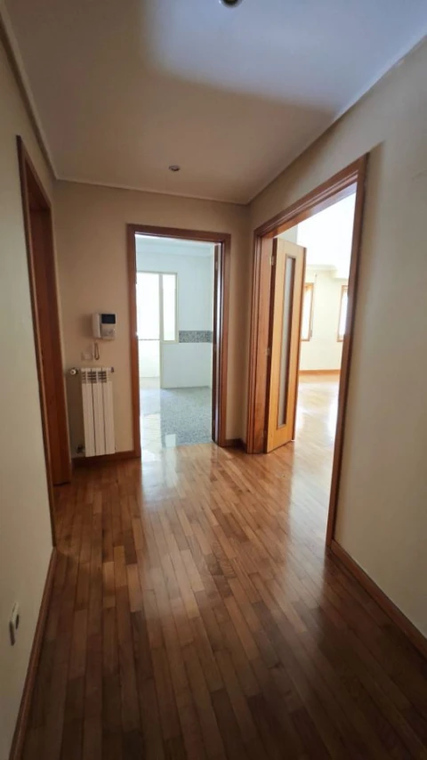 Apartamento T1 para Arrendamento em Santa Marinha e São Pedro da Afurada