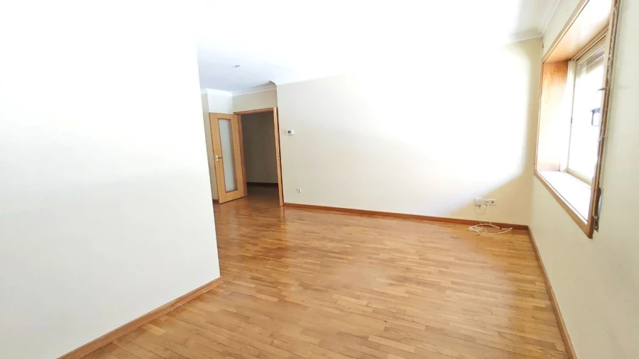 Apartamento T1 para Arrendamento em Santa Marinha e São Pedro da Afurada Foto 6