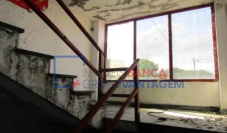 Armazém para Venda em Fiães