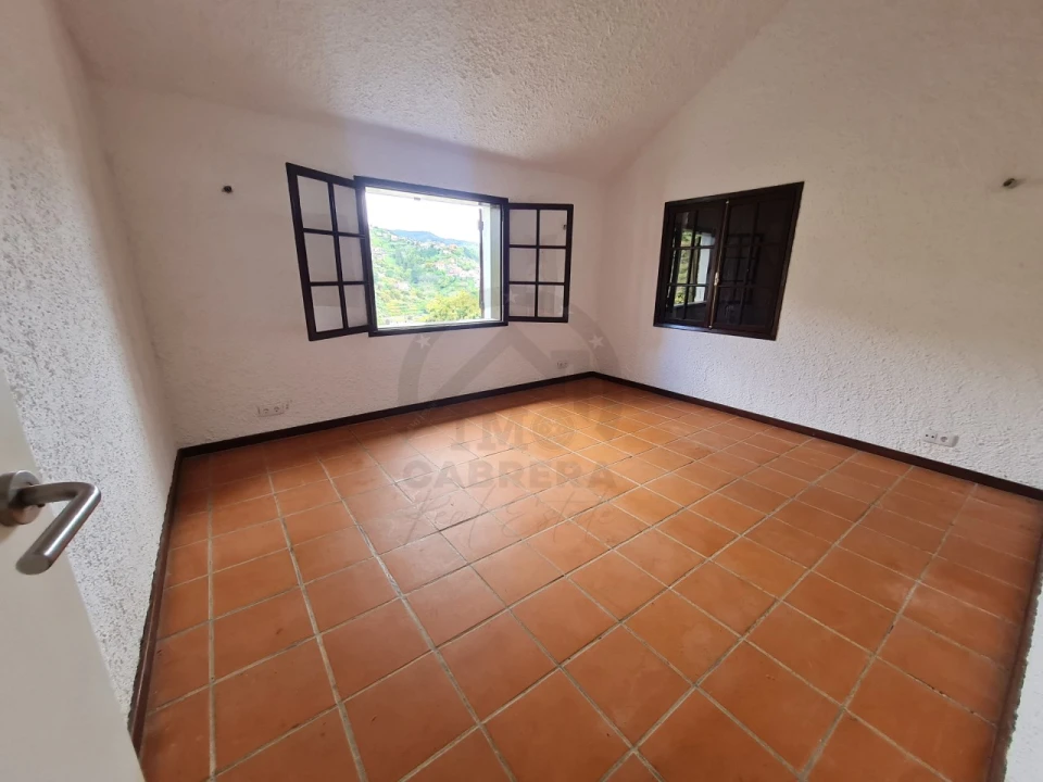 Moradia T2 para Venda em Camacha Foto 8
