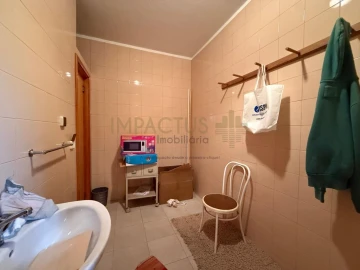 Loja para Arrendamento em Bougado (São Martinho e Santiago)
