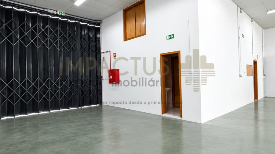 Loja para Arrendamento em Bougado (São Martinho e Santiago)