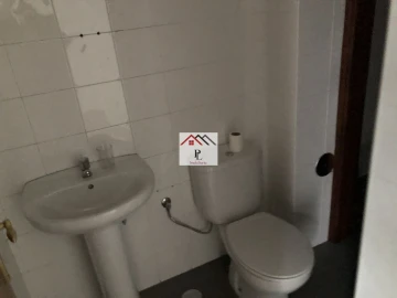 Loja para Arrendamento em Santo Antonio dos Olivais